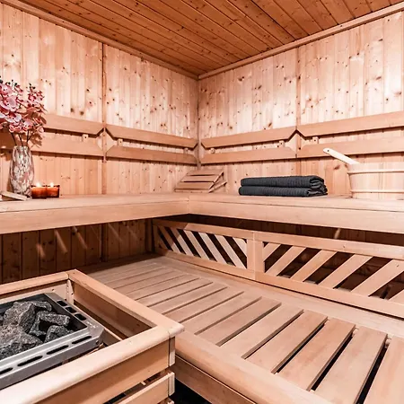 Apartment Kusi's Ranch Studio Nr- 11 Taeschhorn By Interhome